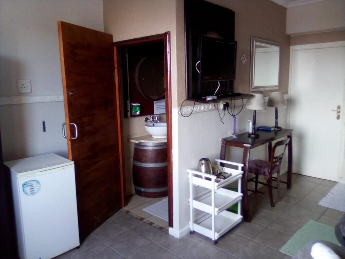 Bread And Barrel Guesthouse Bellville Cape Town Luaran gambar